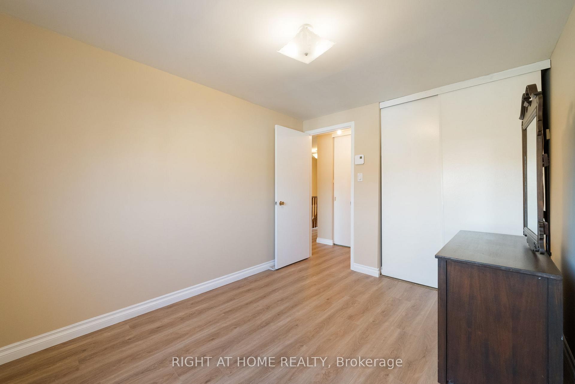 3 Bedrooms Condo at 121 Centennial, Toronto For sale