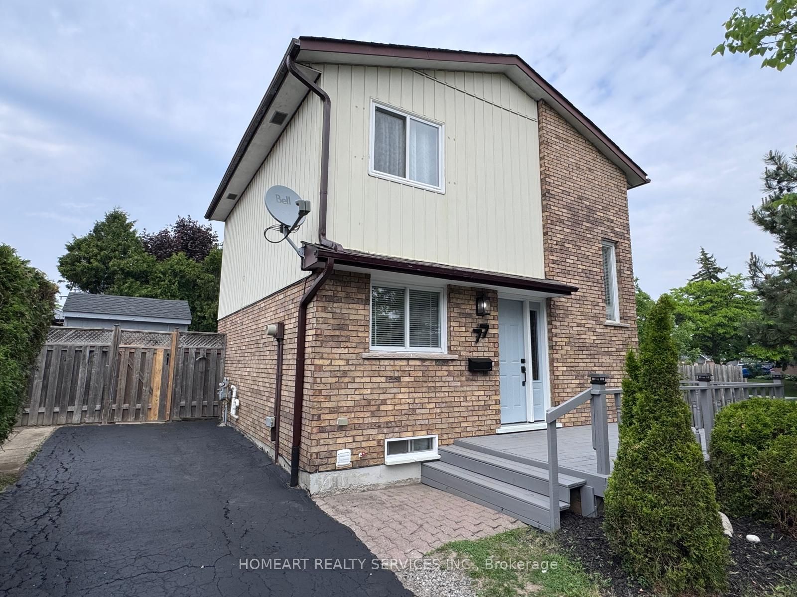 77 Bixby Crescent