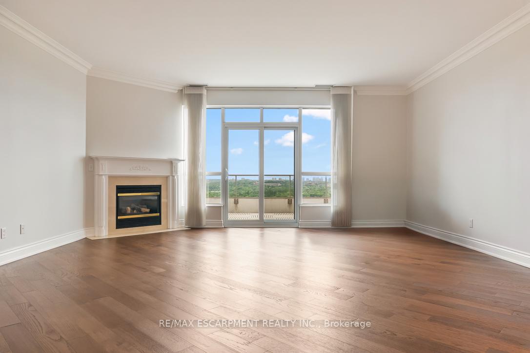 1 Bedroom Condo at 1900 The Collegeway, Mississauga For sale