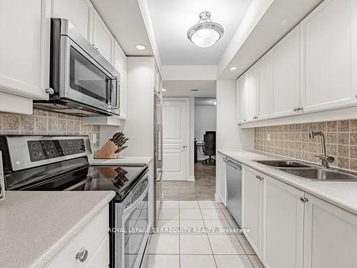 3 Bedrooms Condo at 15 Northtown, Toronto For sale