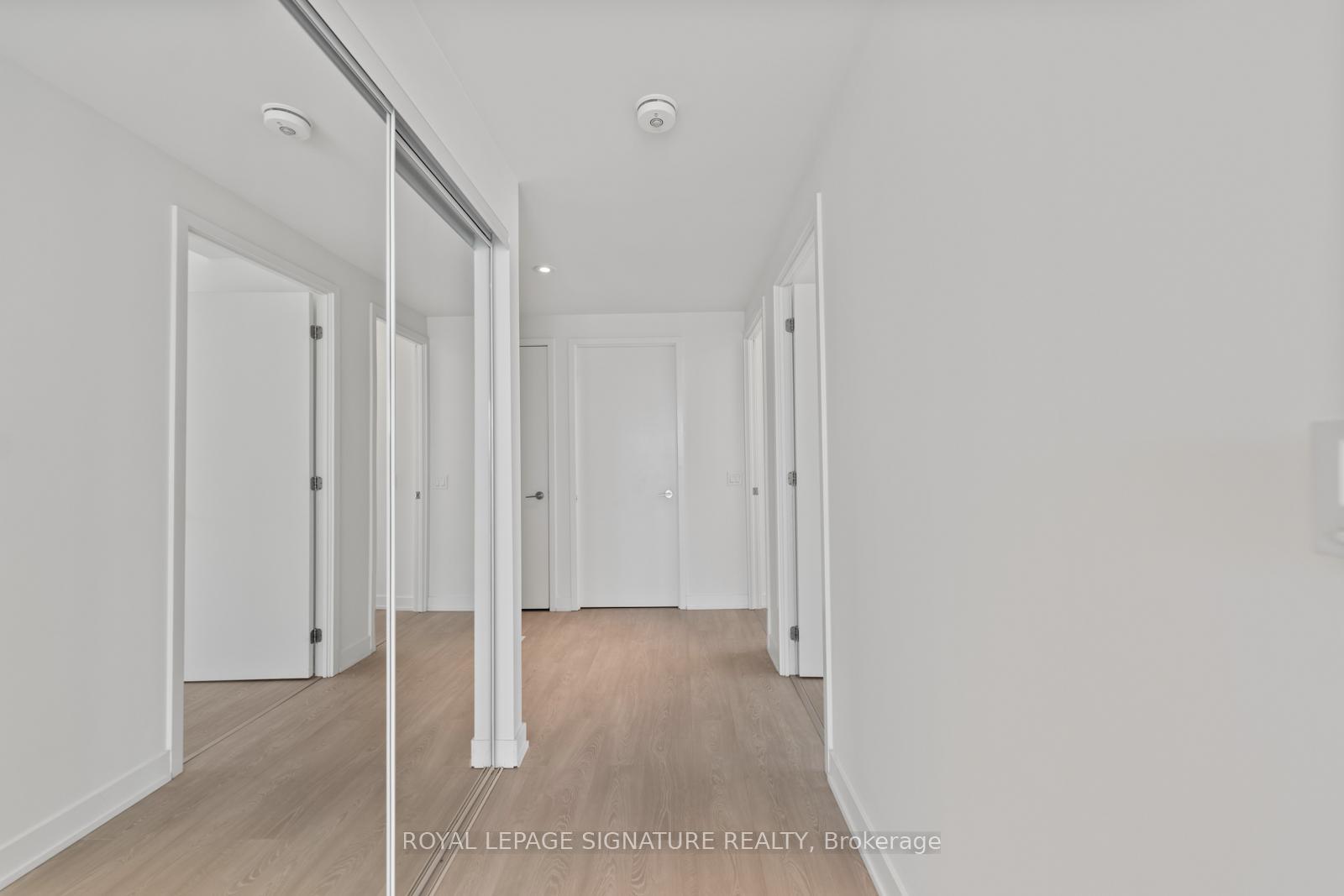 3 Bedrooms Condo at 15 Queens, Toronto For sale