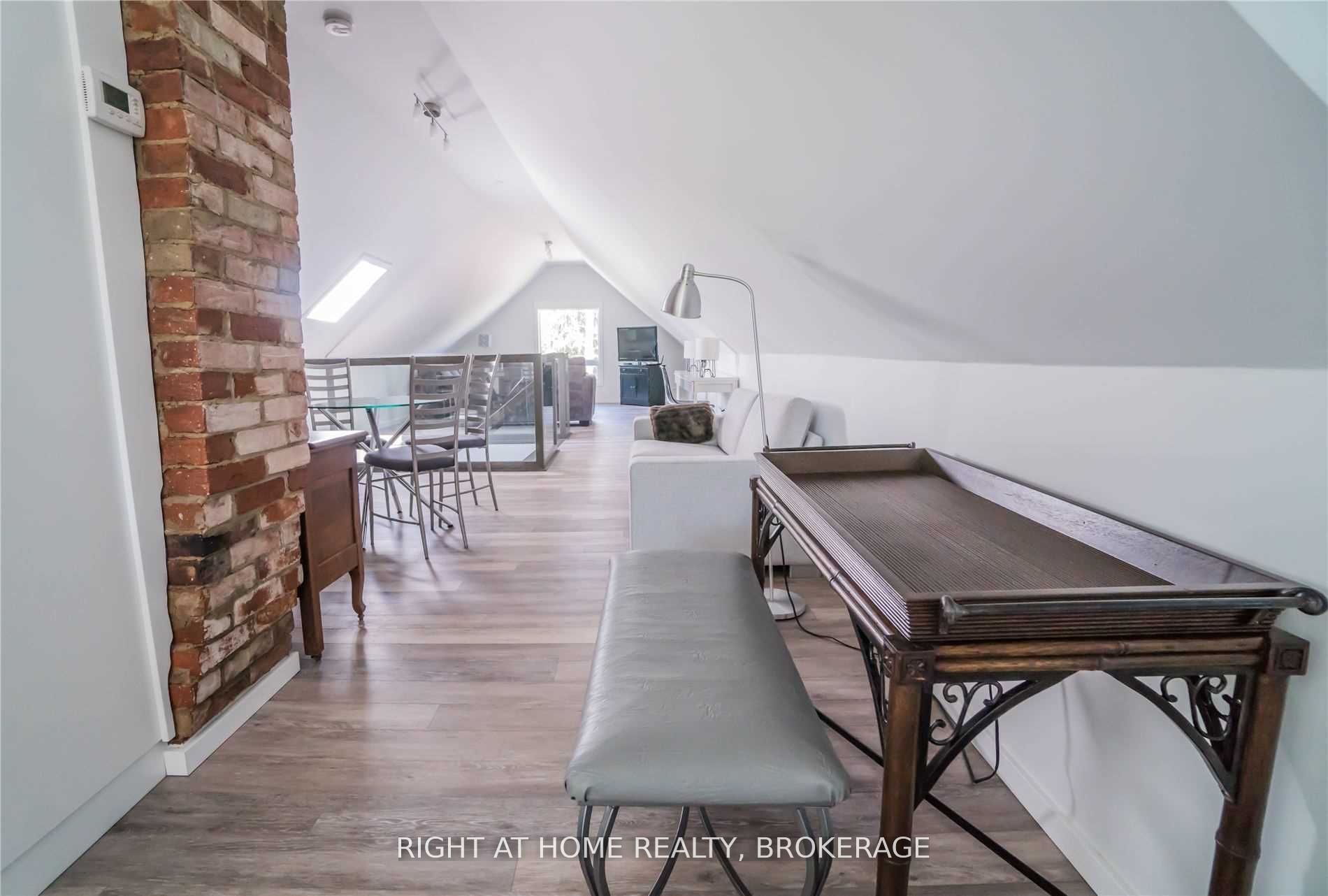 164 Trafalgar Road, #Loft
