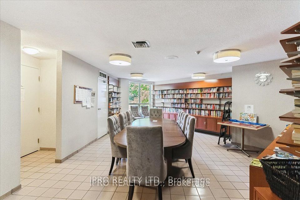 https://trreb-image.ampre.ca/PFj-1vDKBvHatHmV4sLBJqSeCSiRpArVDShjqQp0ohE/rs:fit:960:960/wm:.5:so:0:50:.4/wmsh:10/wmt:PHNwYW4gZm9yZWdyb3VuZD0nd2hpdGUnIGZvbnQ9JzY4Jz5JUFJPIFJFQUxUWSBMVEQuLCBCcm9rZXJhZ2U8L3NwYW4-/L3RycmViL2xpc3RpbmdzLzQwLzk4Lzc0LzE0L3AvMjk0NTA1YjQtZDZhMC00NTVmLWJkN2UtYmM5M2IyYjhkN2IxLmpwZw.jpg