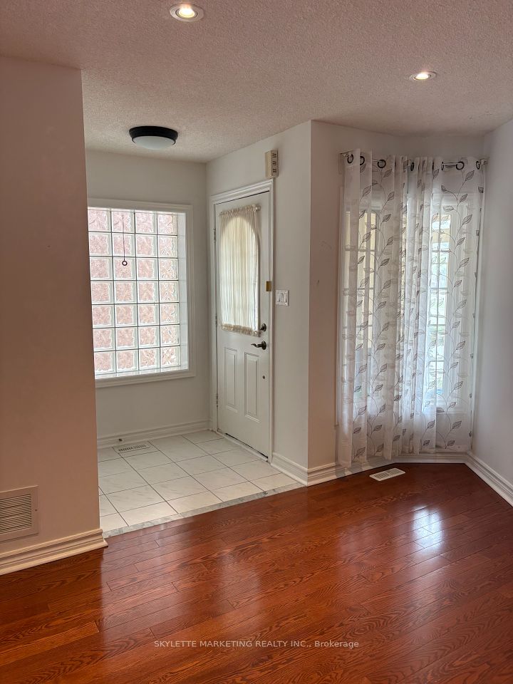 307 Milliken Meadow Drive, Markham, ON L3R 0V8