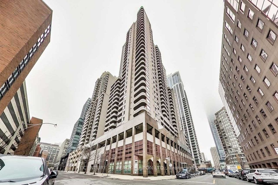 736 Bay Street