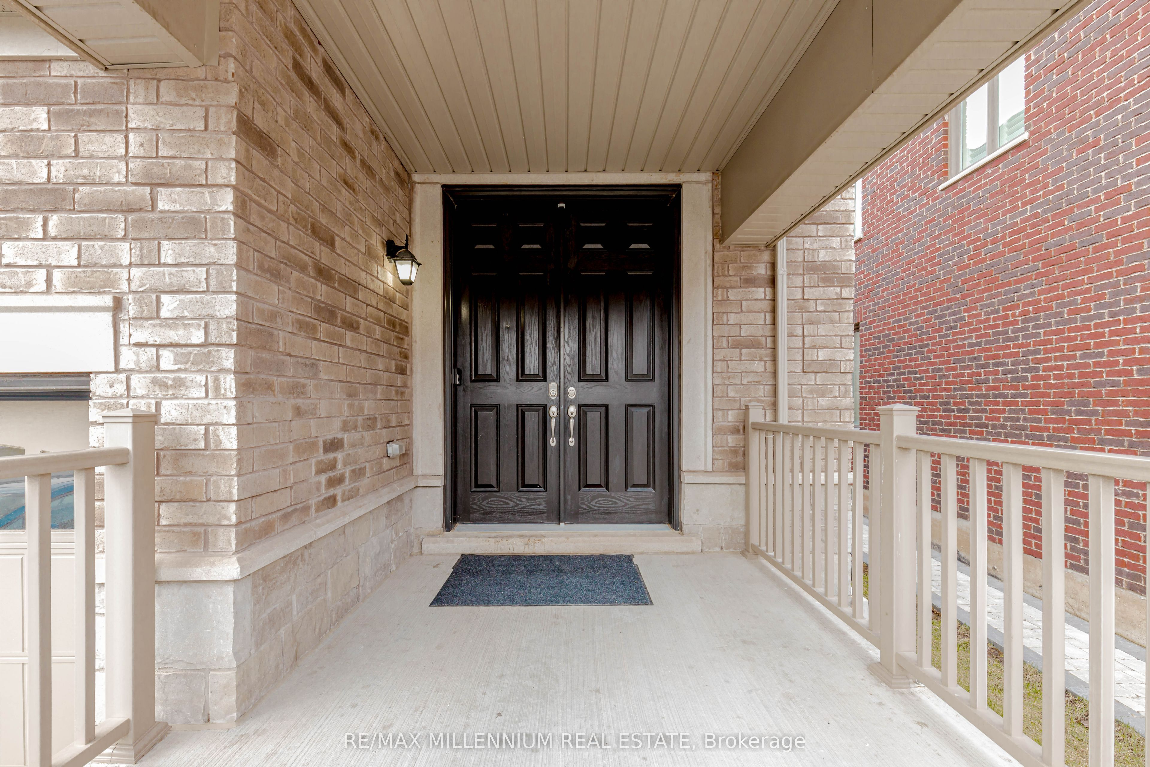 1238 Bowell Crescent