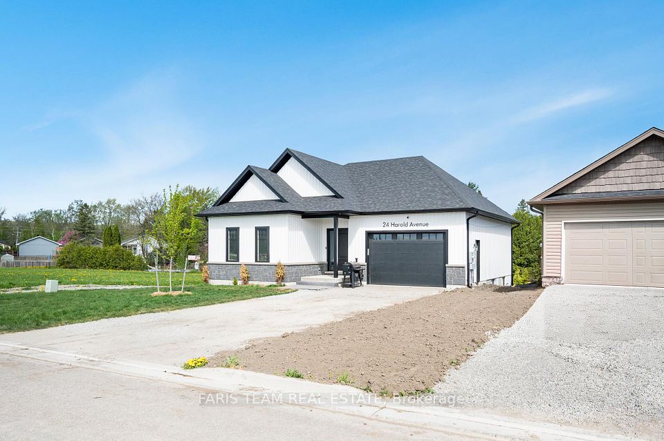 24 Harold Avenue, Severn, ON L0K 1E0