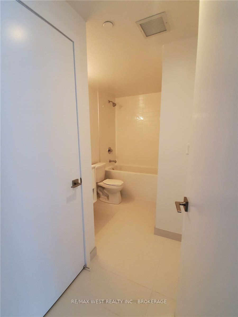 159 Wellesley Street 1501