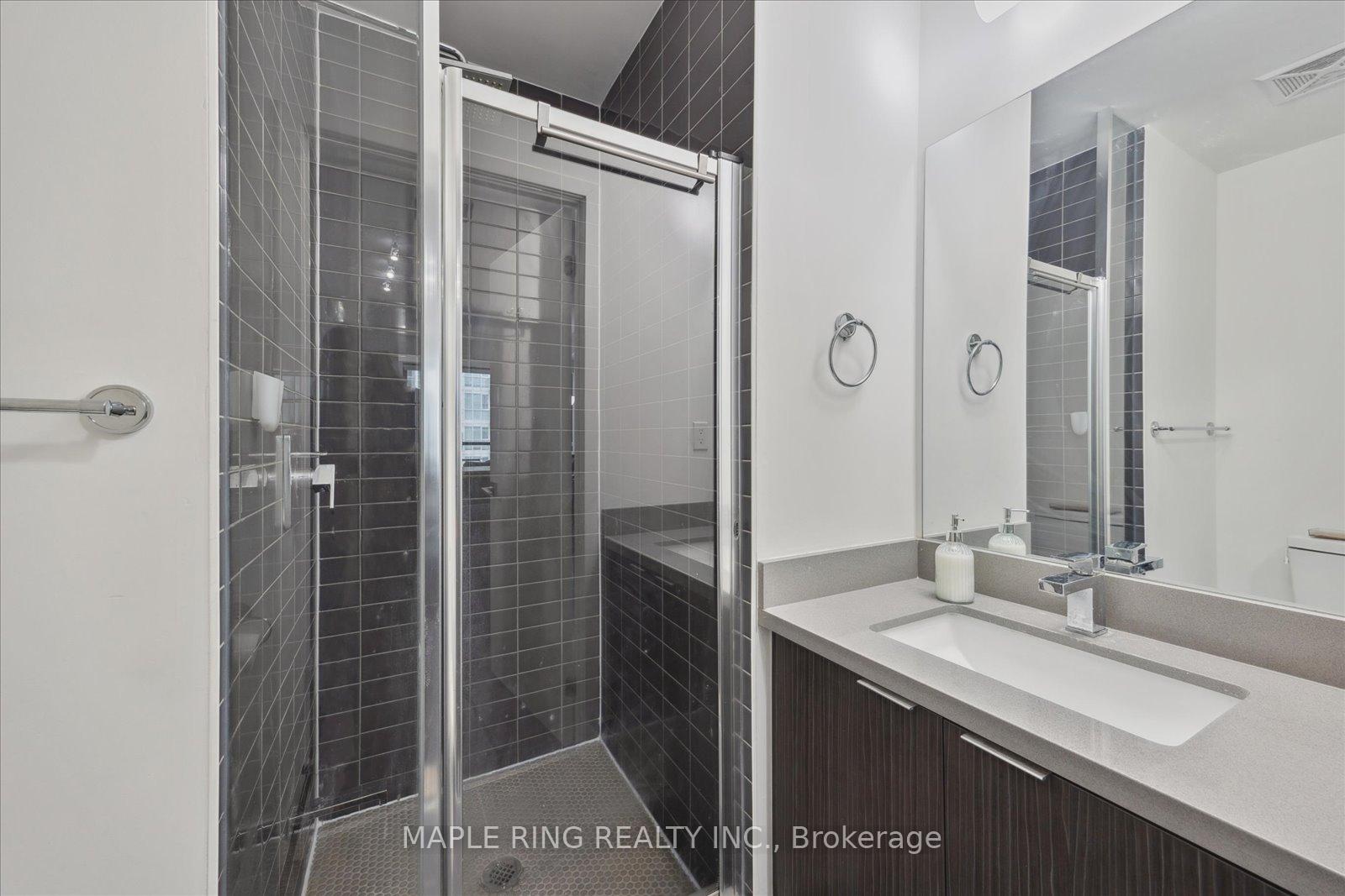2 Bedrooms Condo at 2916 Highway 7, Vaughan For sale