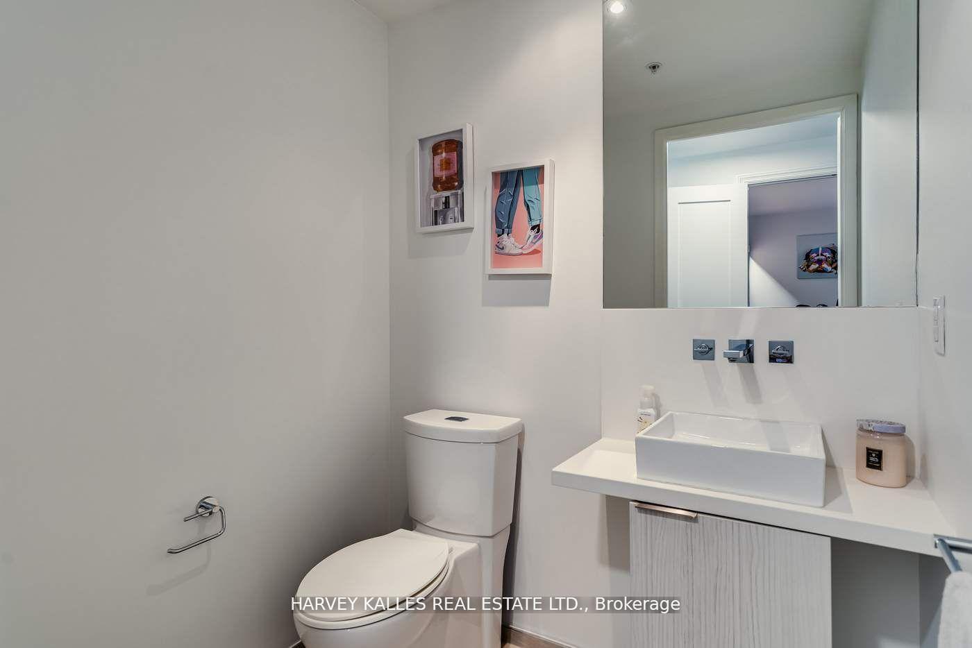 4 Bedrooms Condo at 101 Charles, Toronto For sale