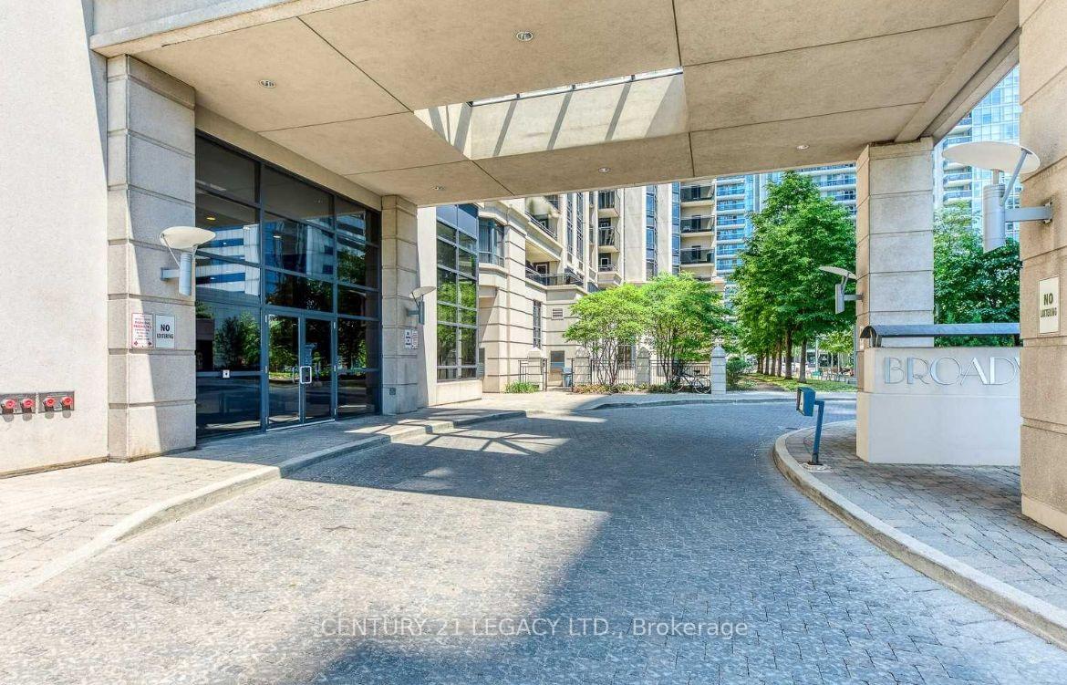1 Bedroom Condo at 155 Beecroft, Toronto For sale