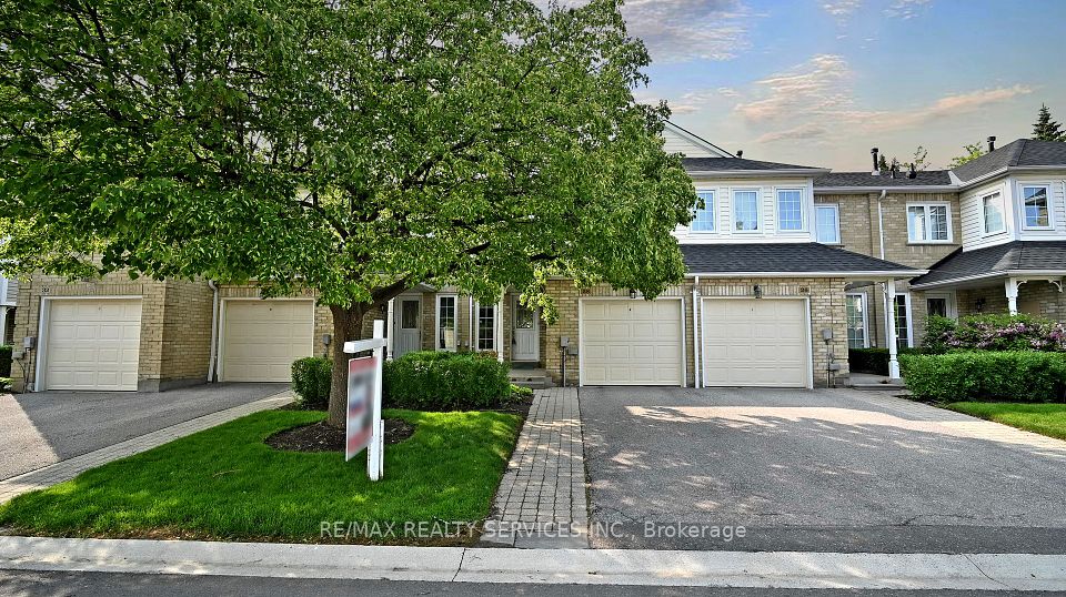 28 Heathcliffe Square