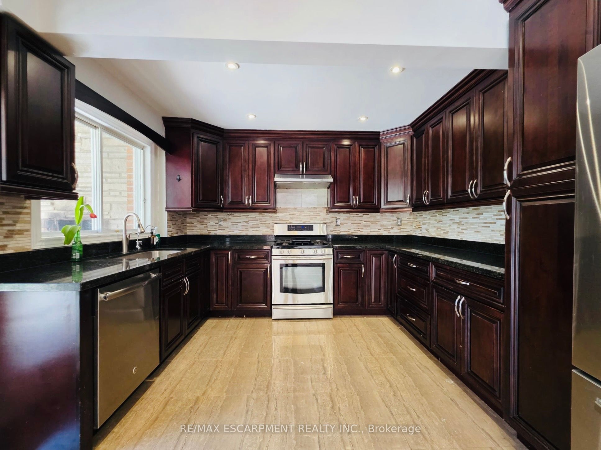 1200 Birchview Drive