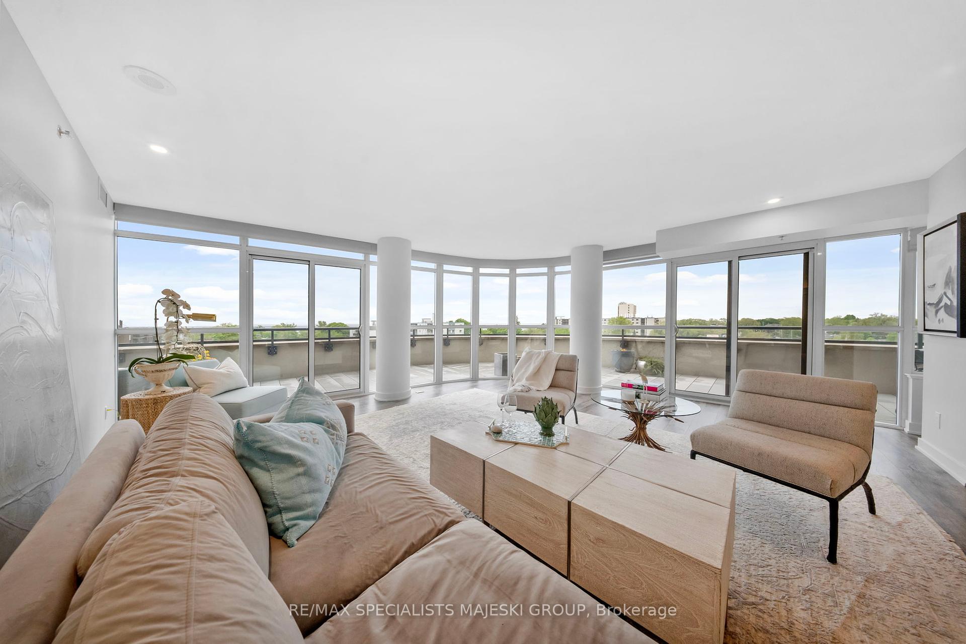 3 Bedrooms Condo at 11 Superior, Toronto For sale