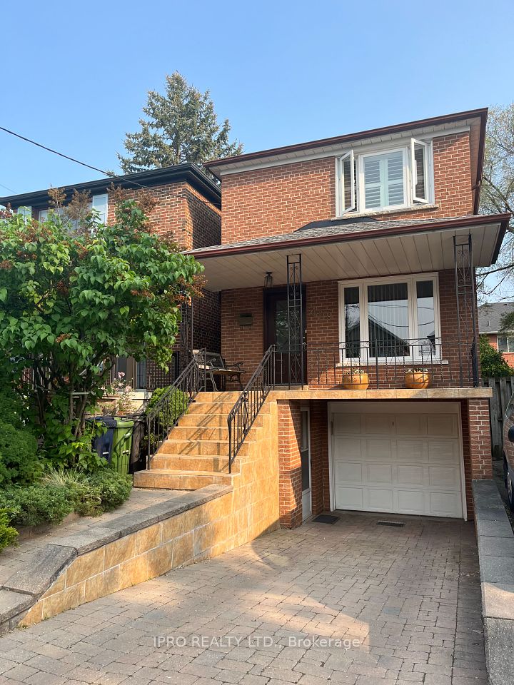 469 St Johns