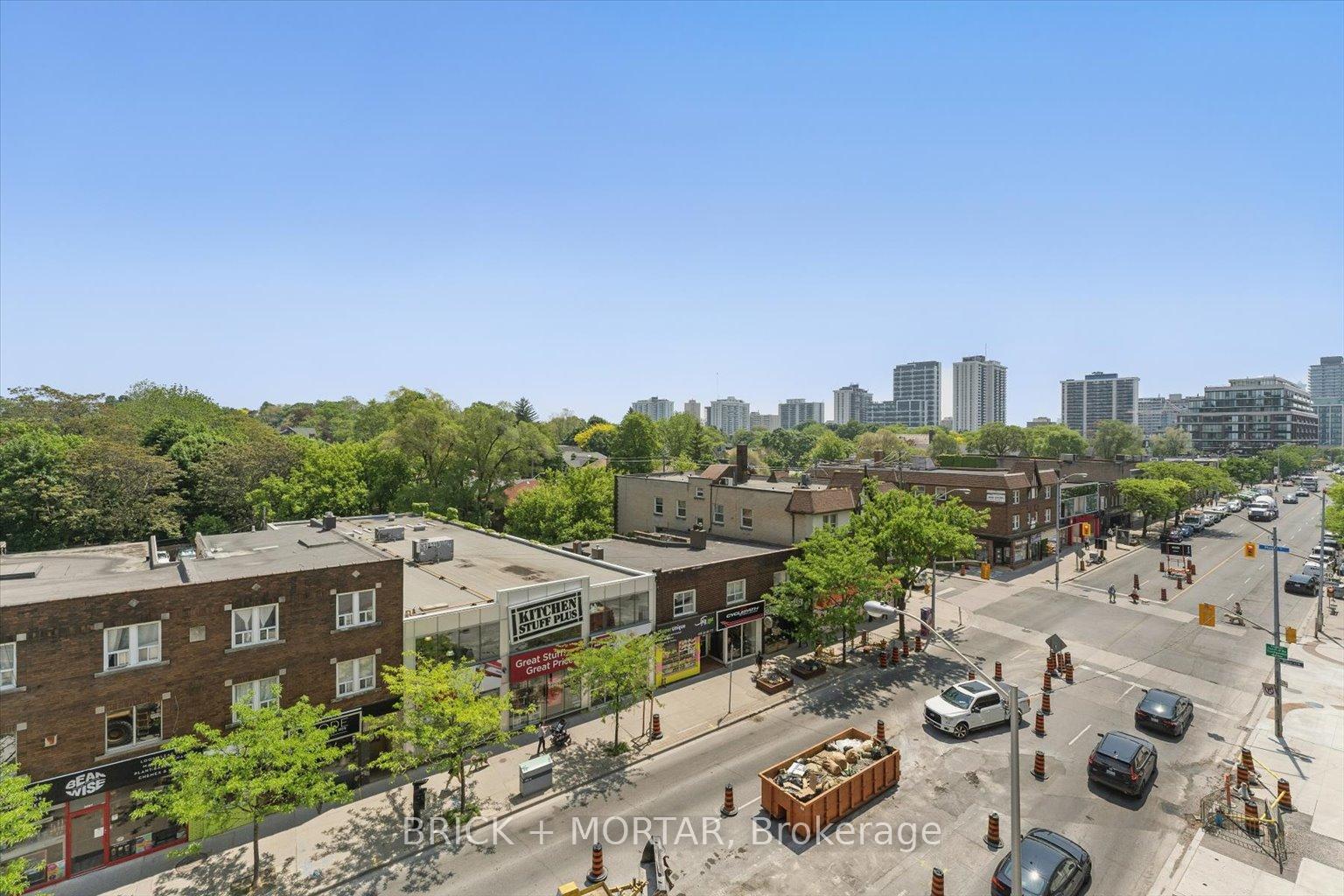 2 Bedrooms Condo at 1 Hillsdale, Toronto For sale