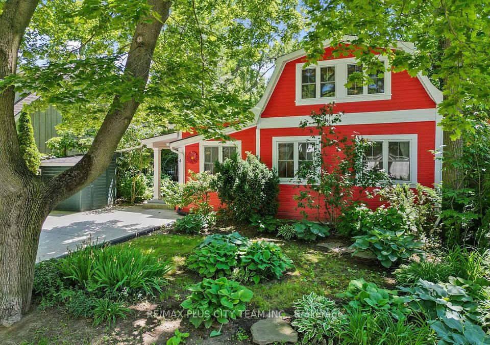 4 Wyckliffe Avenue