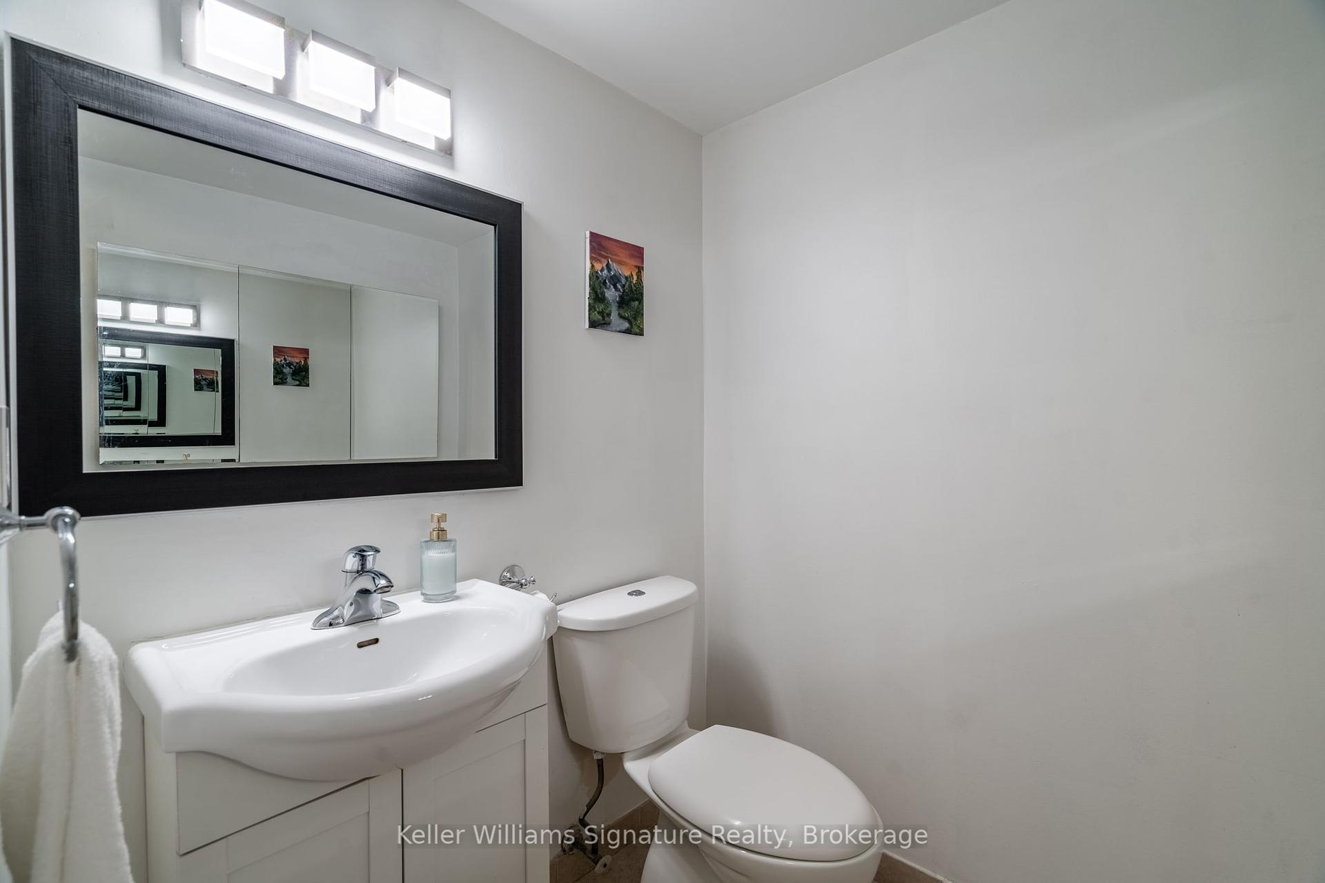 3 Bedrooms Condo at 3835 Lake Shore, Toronto For sale