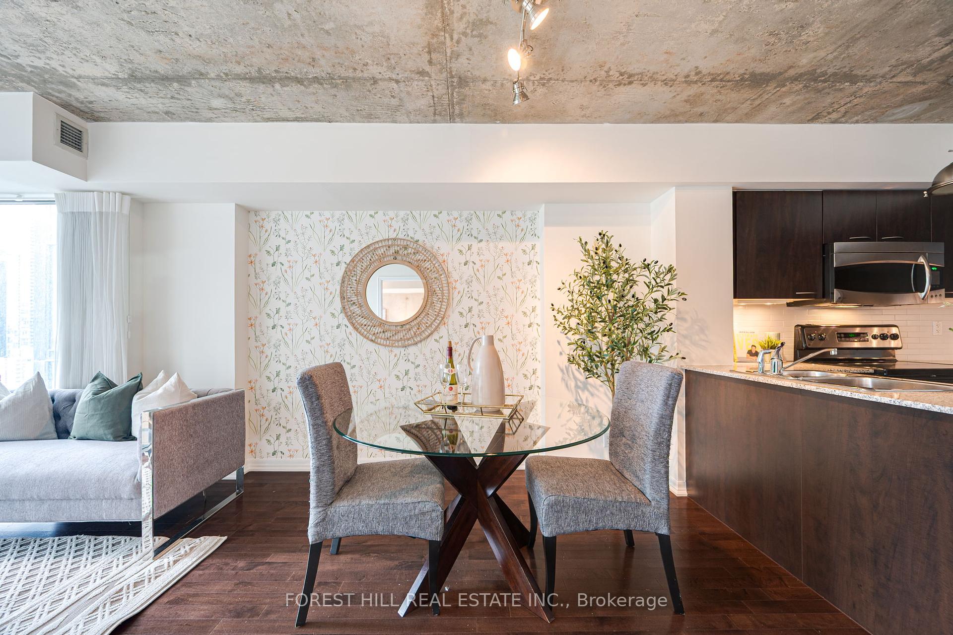 2 Bedrooms Condo at 22 Wellesley, Toronto For sale