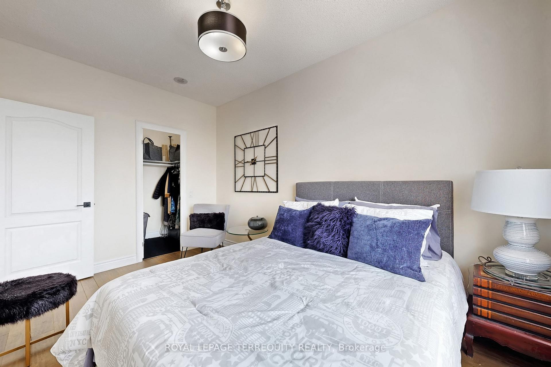 3 Bedrooms Condo at 2 Clairtrell, Toronto For sale