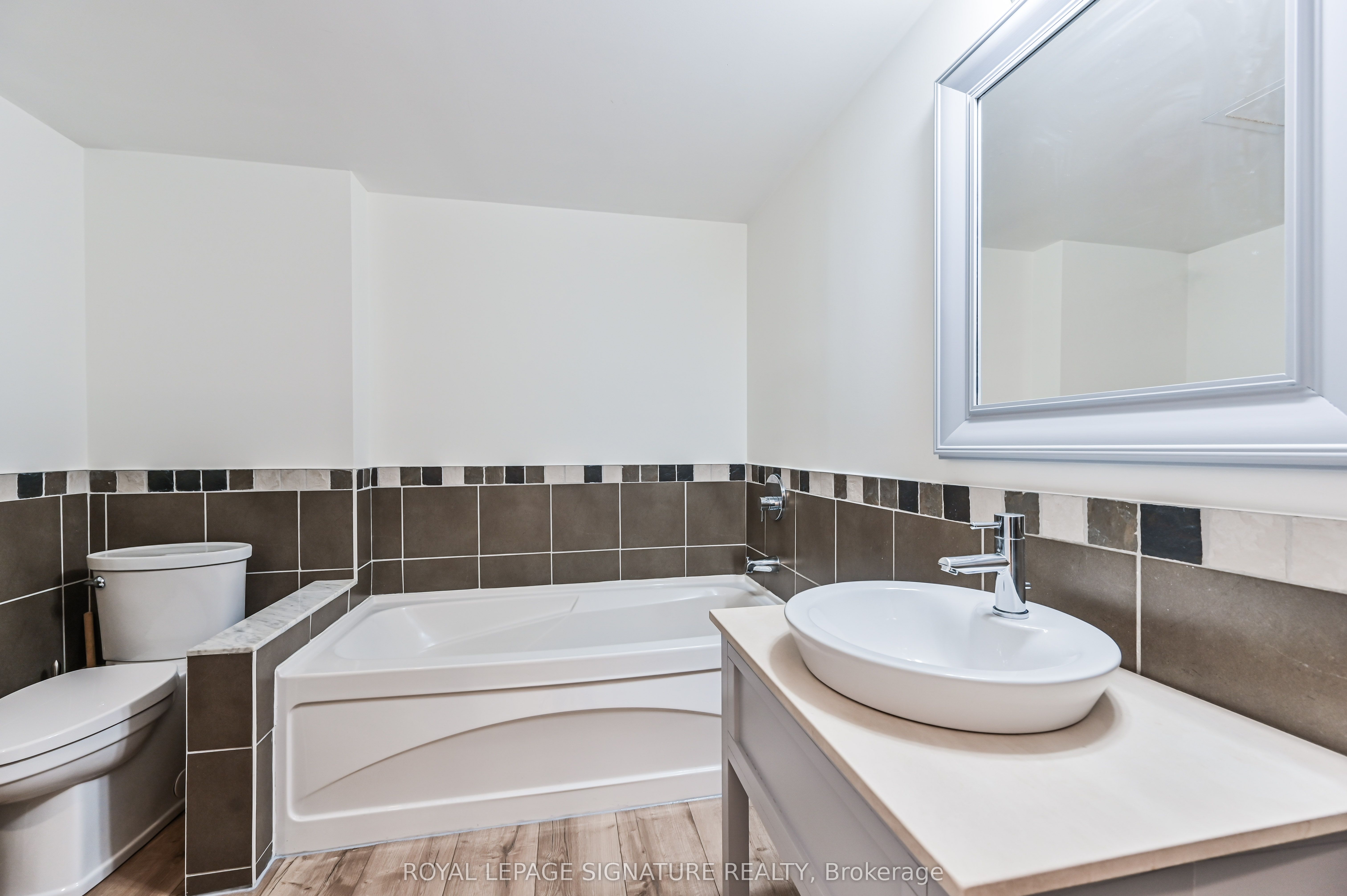 1100 Lansdowne Avenue, #336