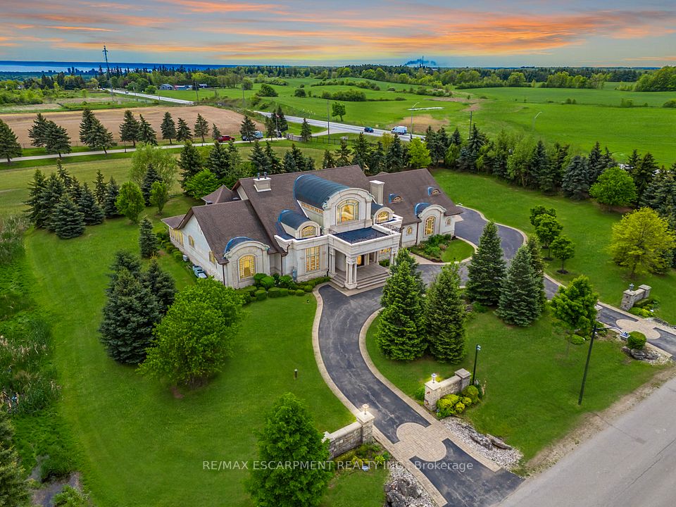 2594 Bluffs