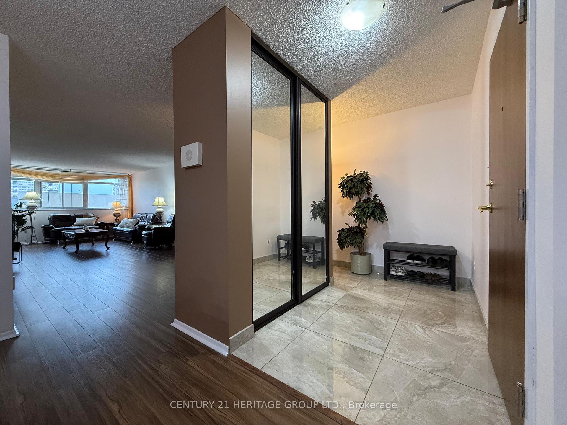 3 Bedrooms Condo at 3151 Bridle Town, Toronto For sale