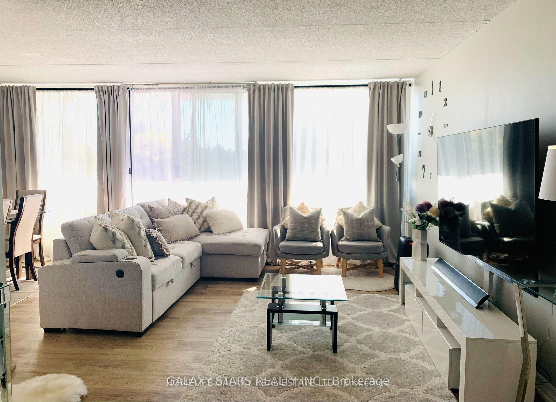 2 Bedrooms Condo at 2 Glamorgan,  Toronto For sale
