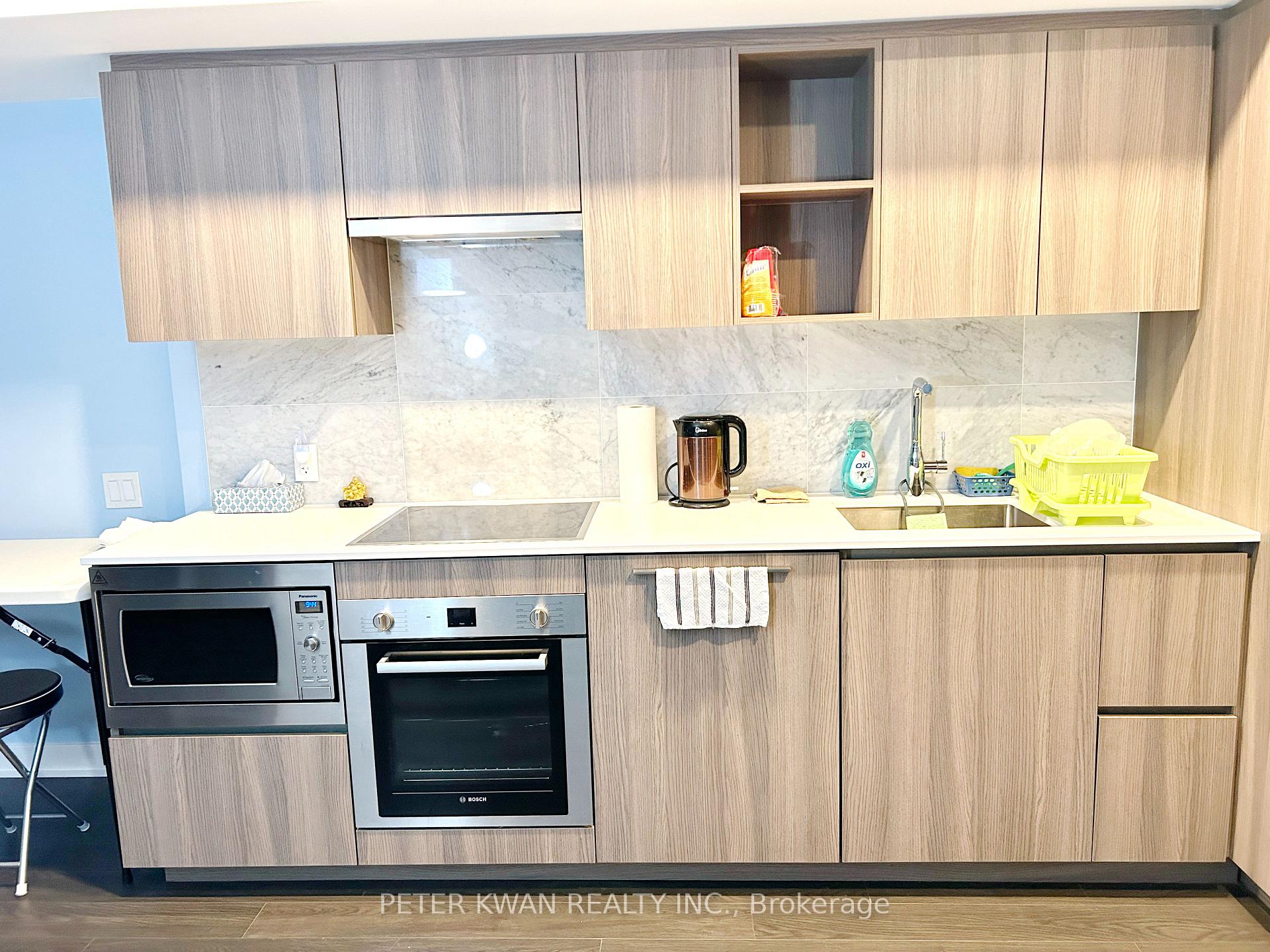 2 Bedrooms Condo at 19 Bathurst, Toronto For sale