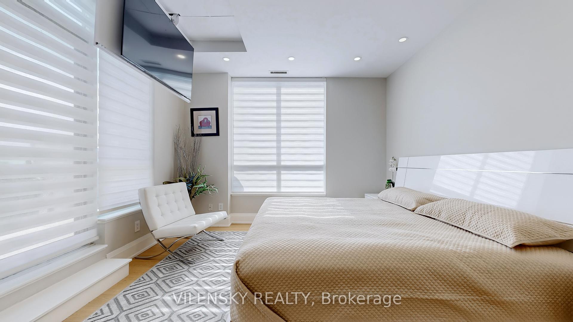 3 Bedrooms Condo at 20 North Park, Vaughan For sale