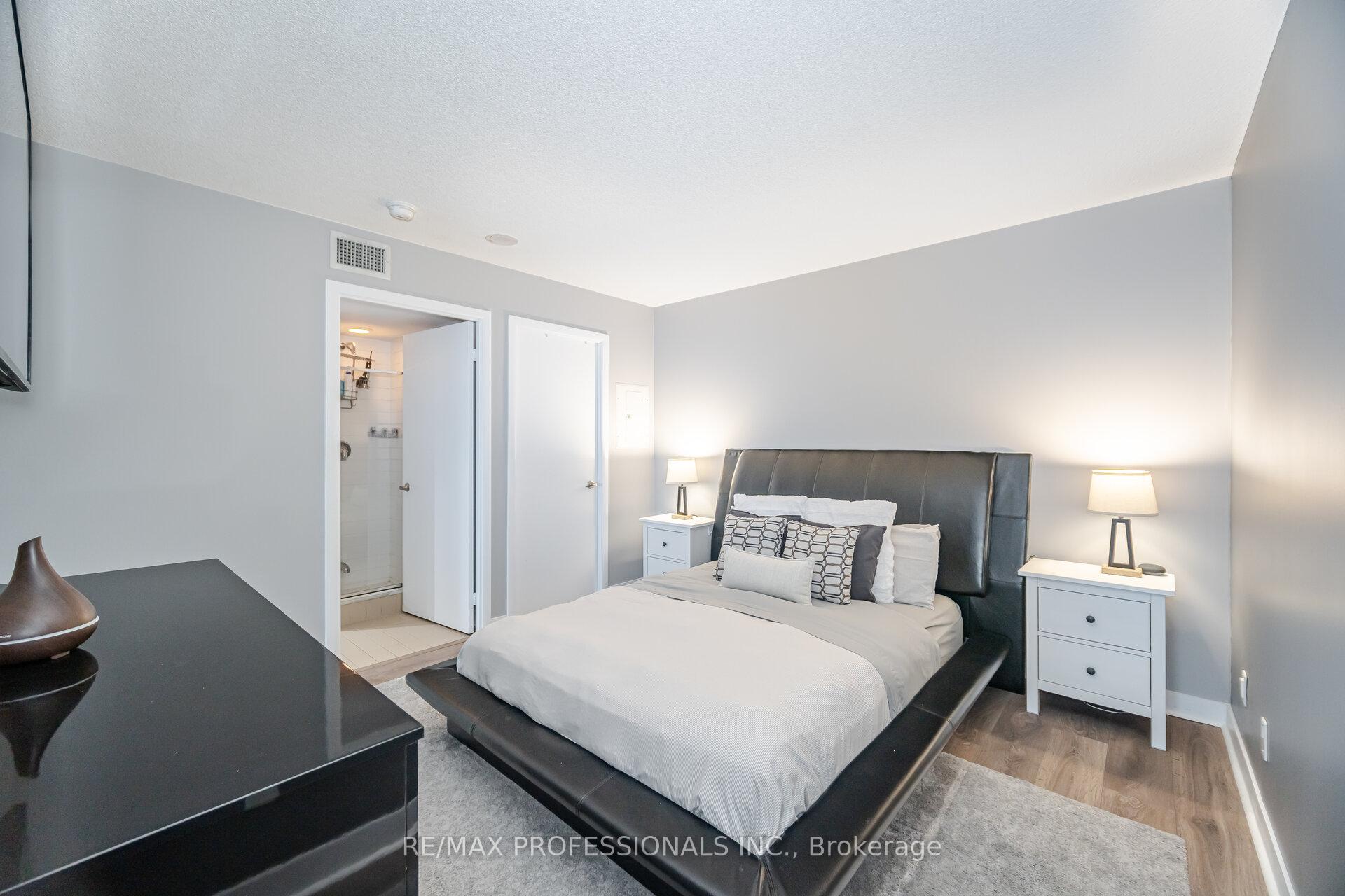 2 Bedrooms Condo at 155 Legion, Toronto For sale