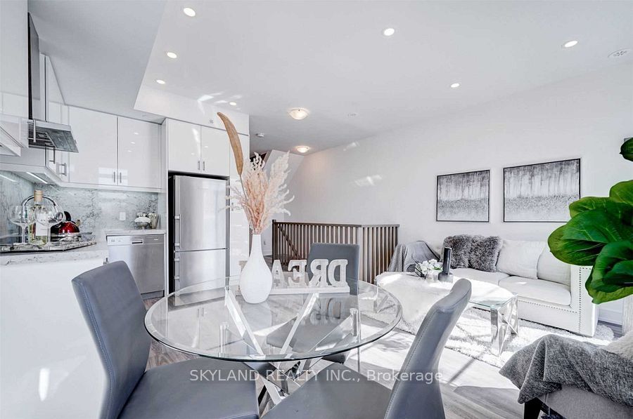 57 Finch Avenue W, #41