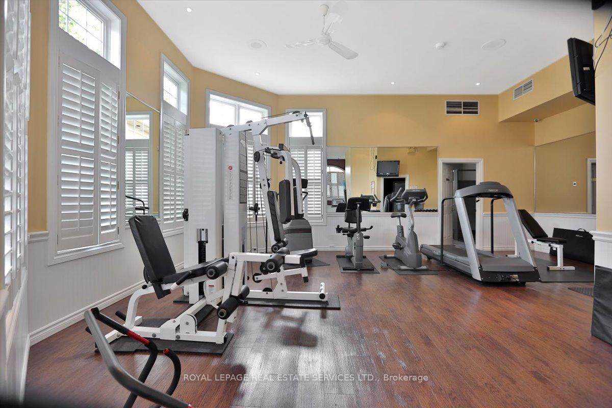 2 Bedrooms Condo at 1441 Walkers, Burlington For sale