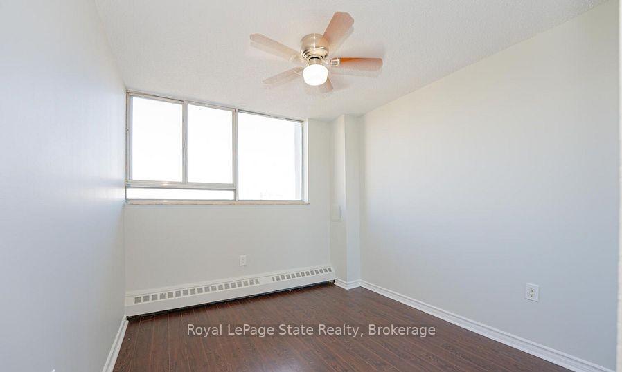 3 Bedrooms Condo at 1050 Stainton,  Mississauga For sale