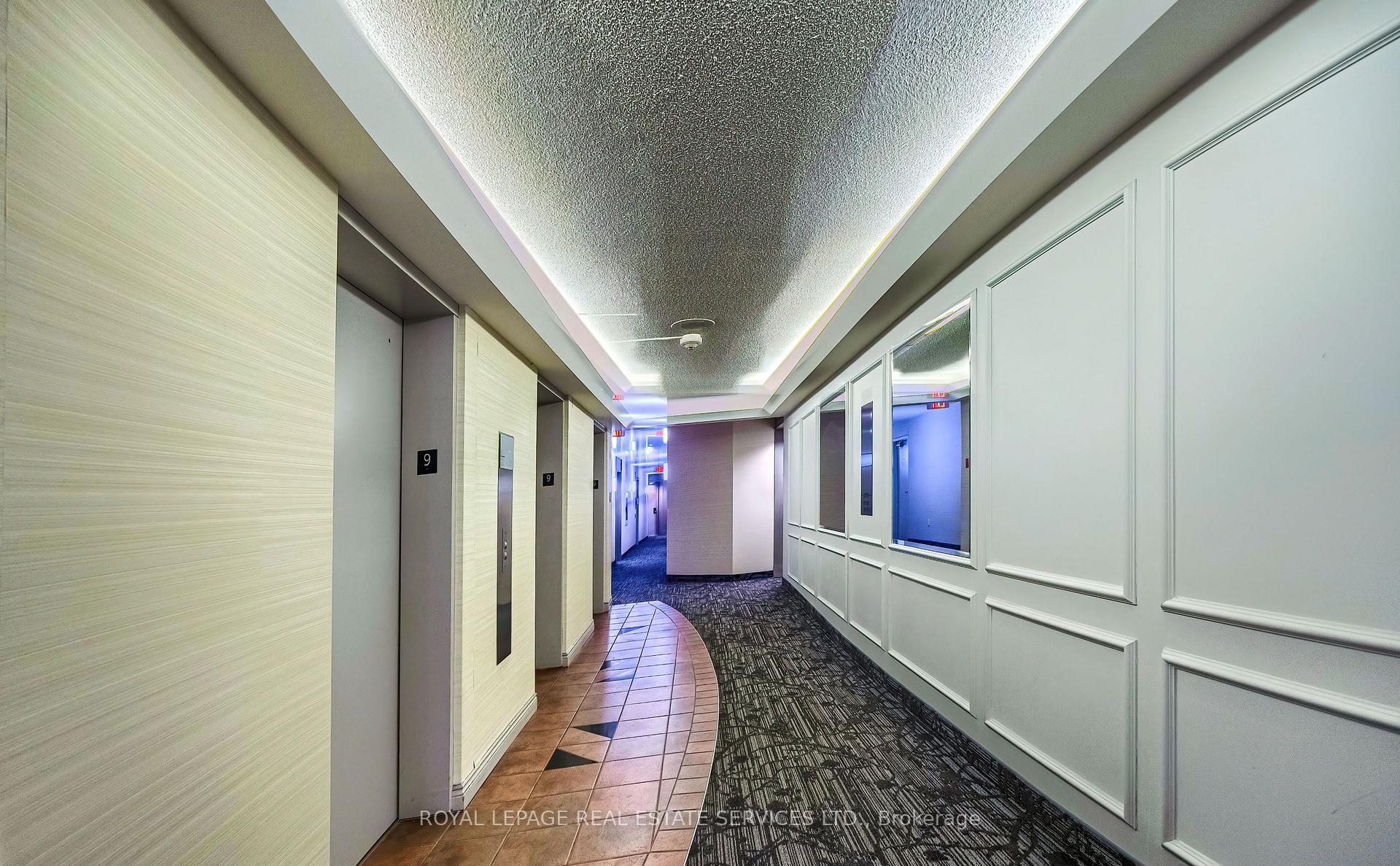 1 Bedroom Condo at 2155 Burnhamthorpe, Mississauga For sale