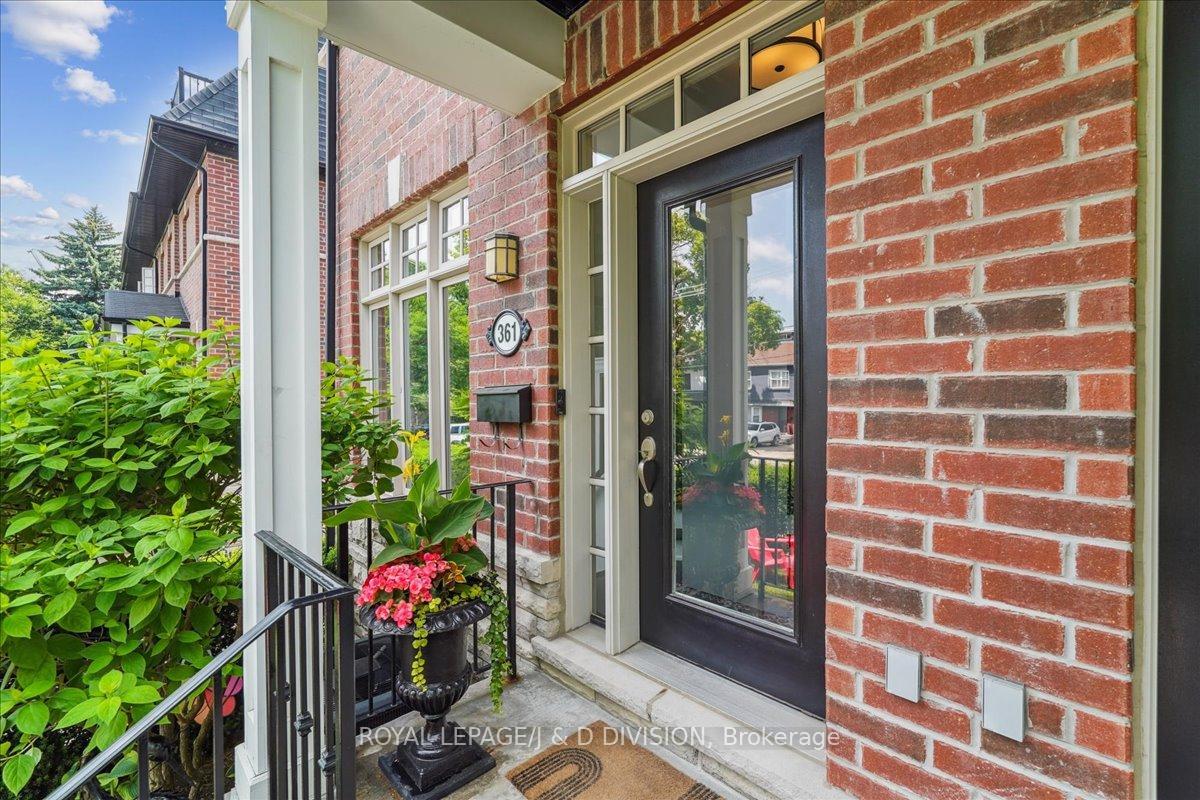 4 Bedrooms Condo at 361 Roehampton, Toronto For sale
