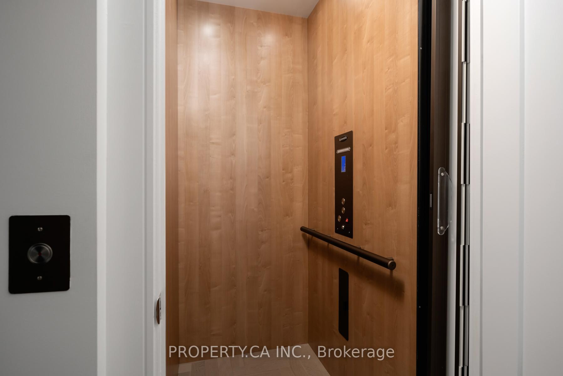 3 Bedrooms Condo at 1 Edgewater, Toronto For sale