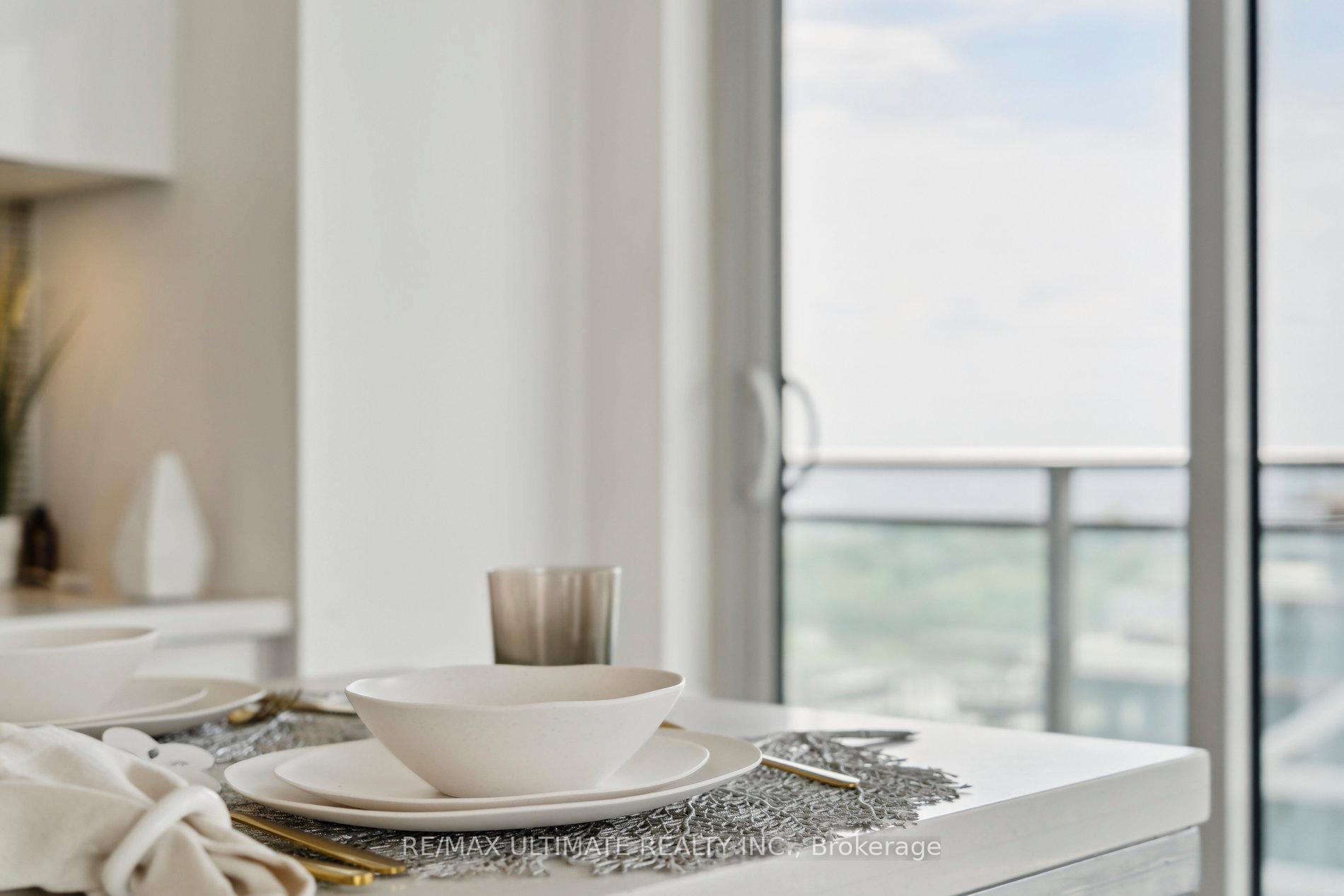 2 Bedrooms Condo at 33 Shore Breeze, Toronto For sale