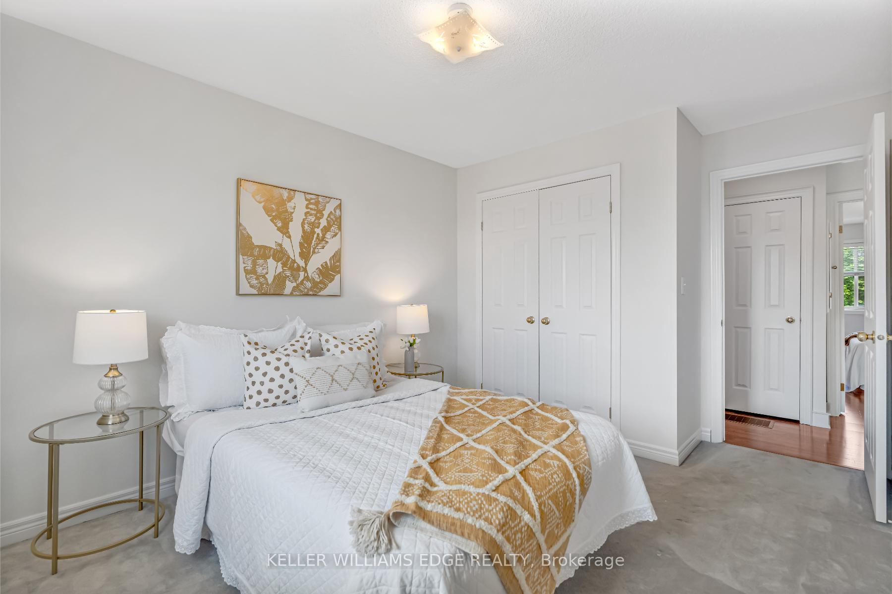 2 Bedrooms Condo at 4045 Upper Middle, Burlington For sale