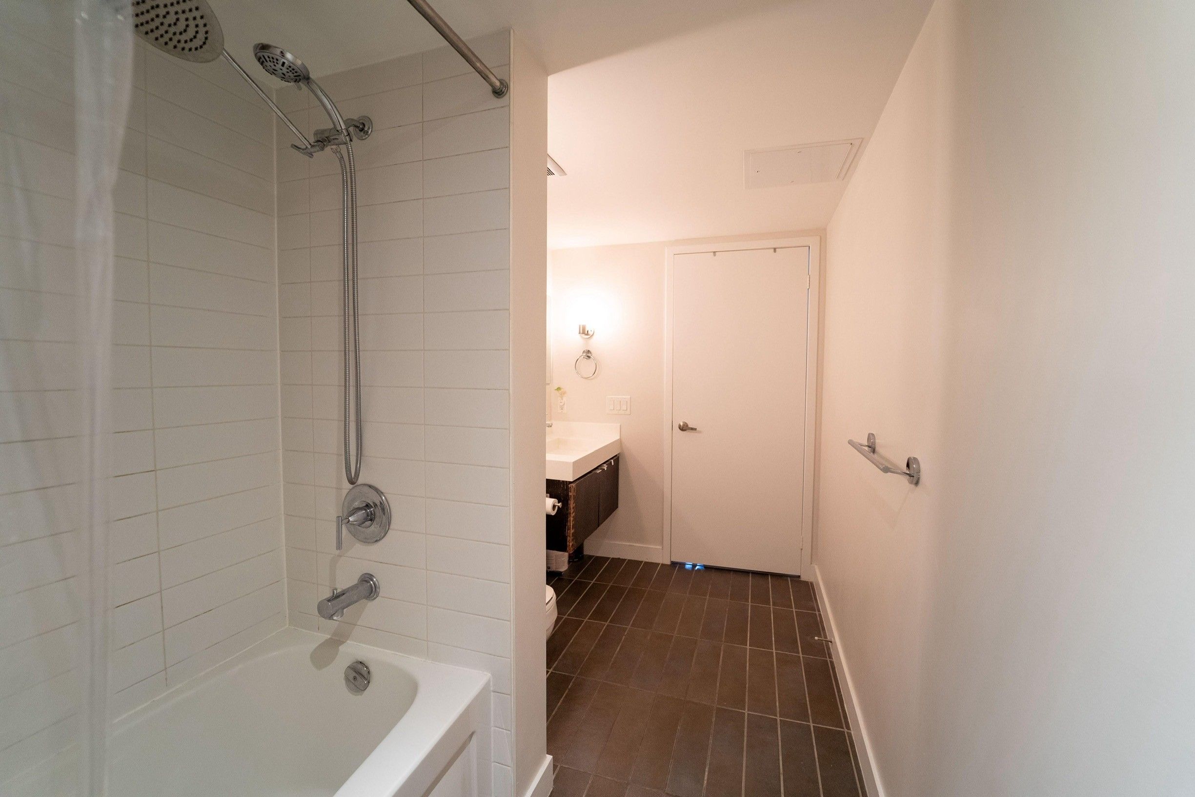 4 Spadina Avenue 1223