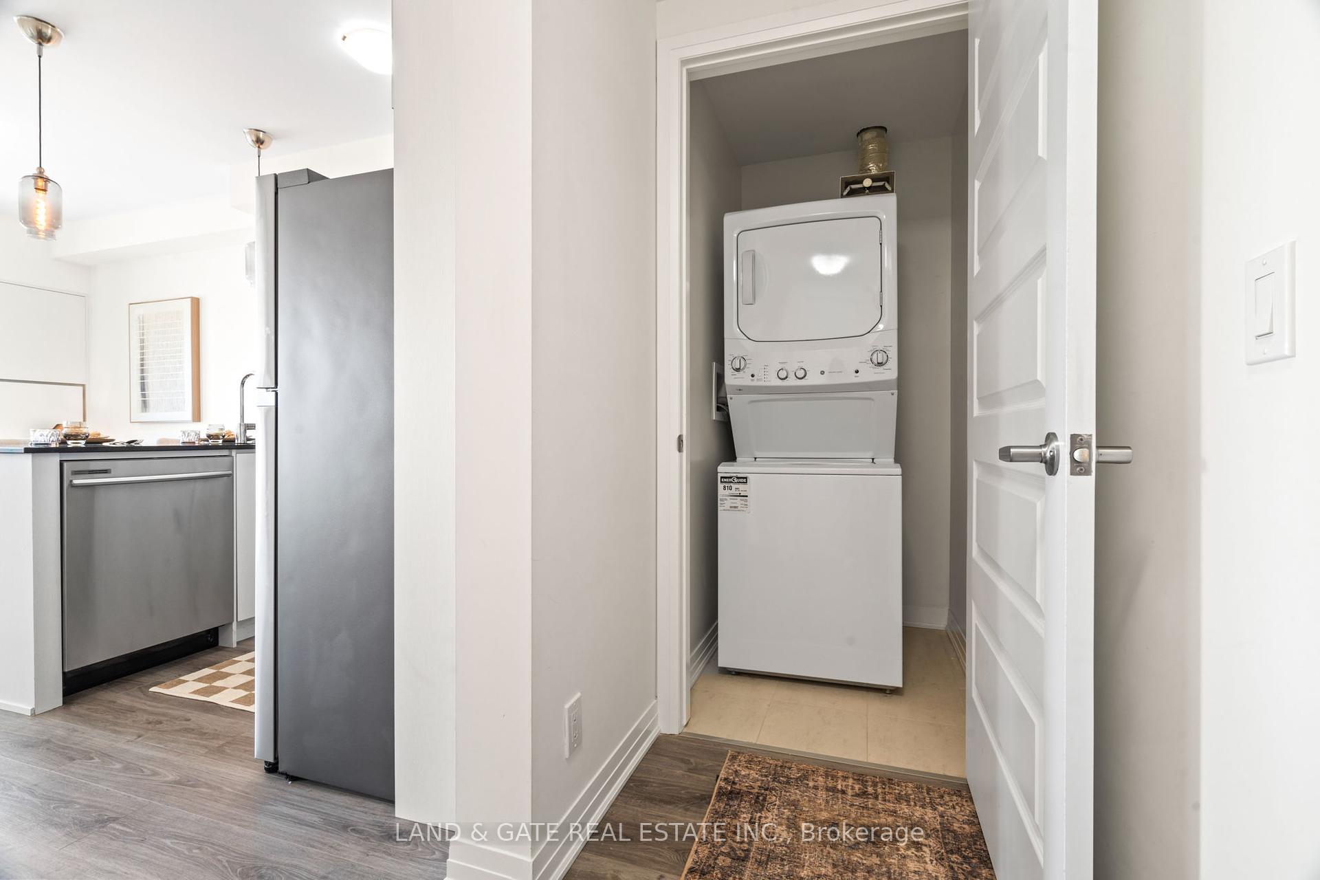 1 Bedroom Condo at 128 Grovewood, Oakville For sale