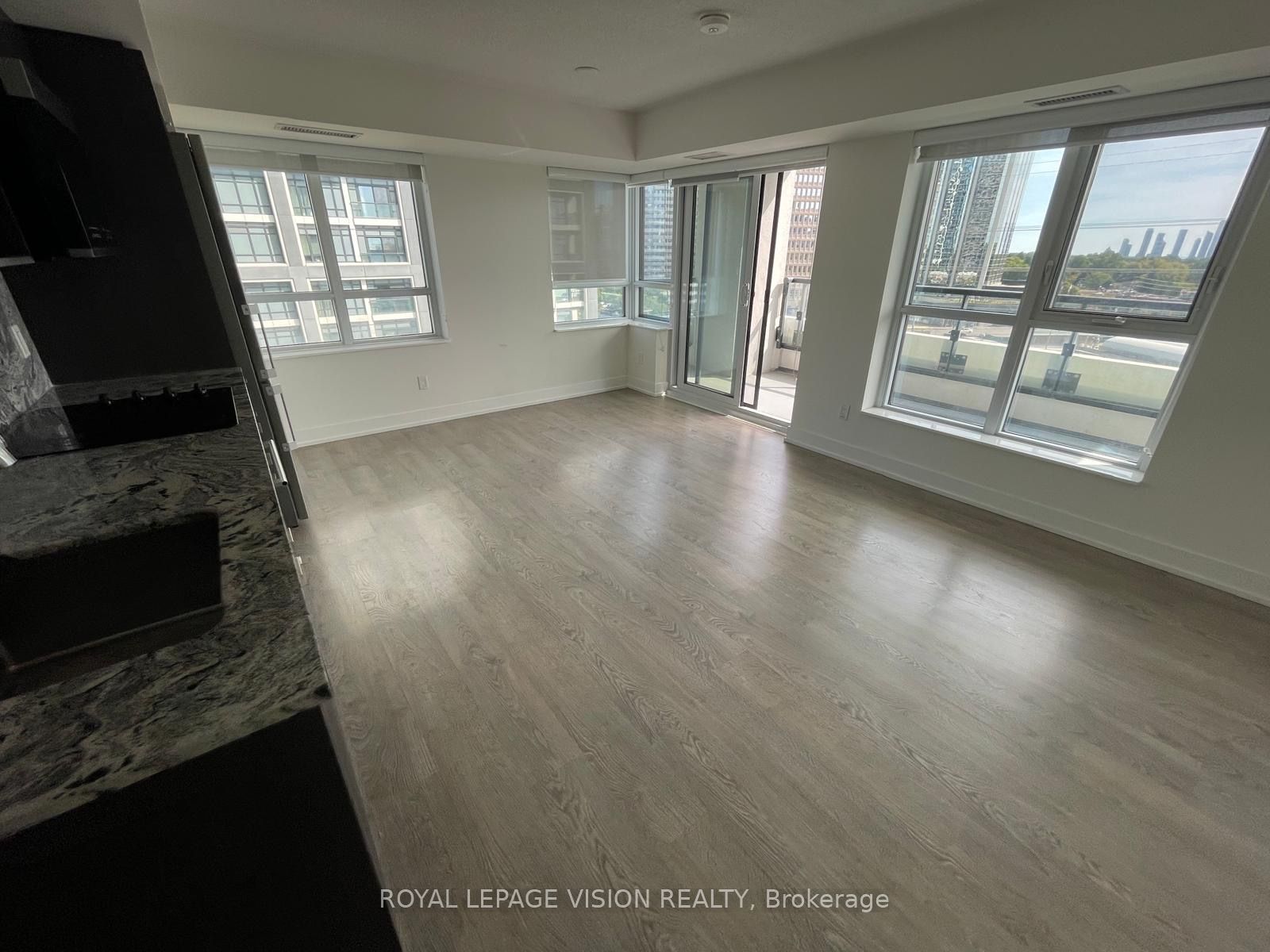 9 Mabelle Avenue, #722