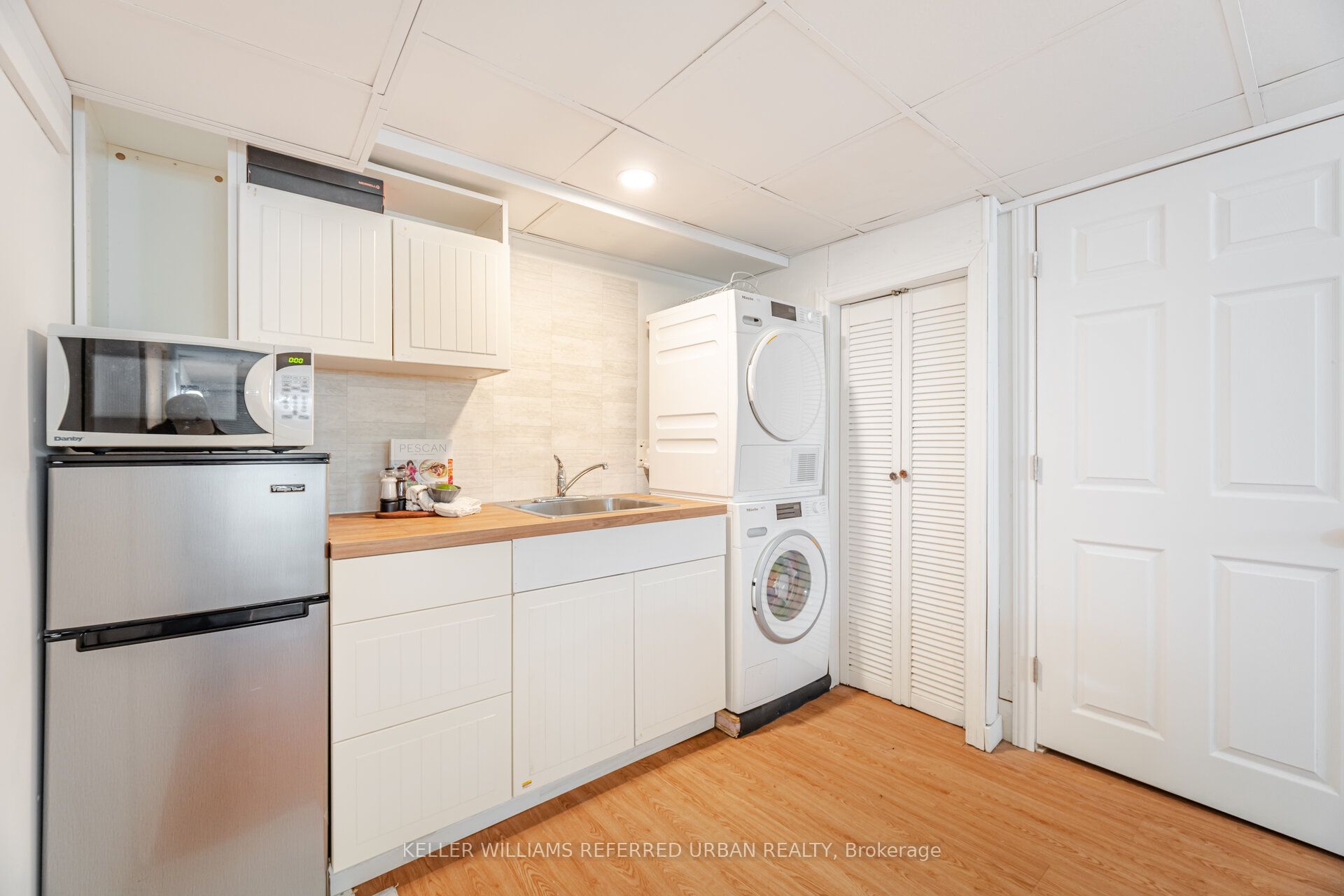 12 Rowley Avenue, Toronto, ON M4P 2S8