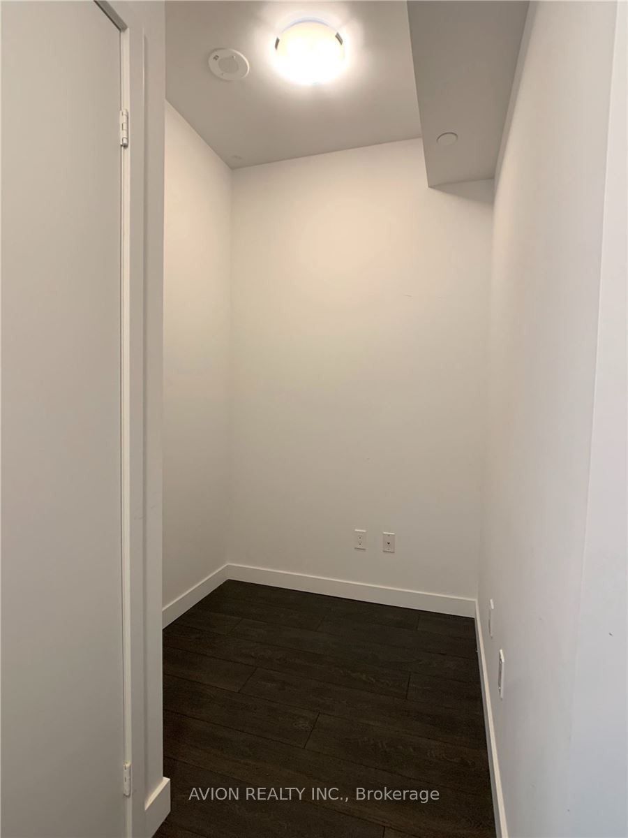 8 Eglinton Avenue E, #4902