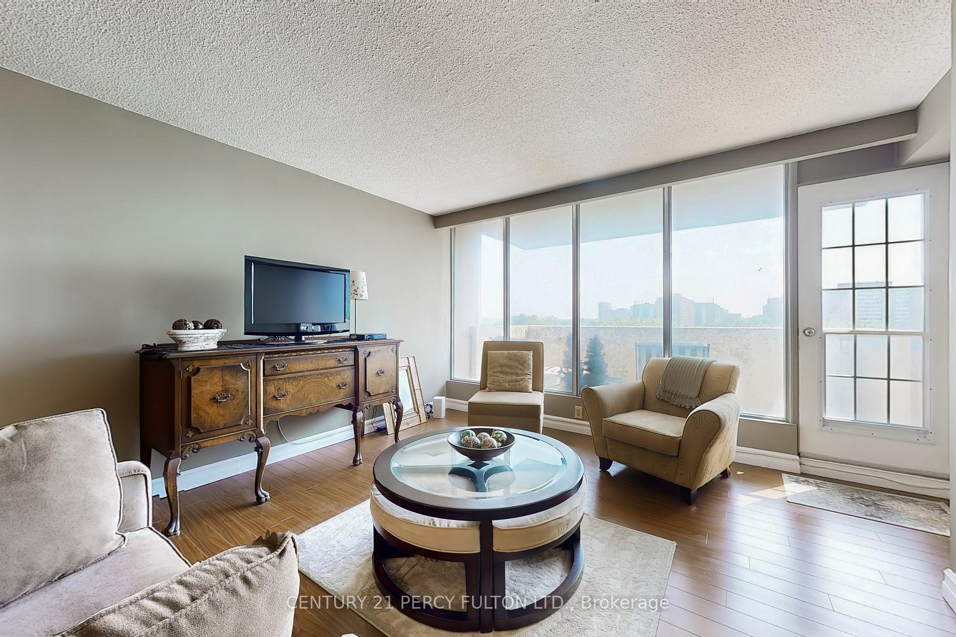 2 Bedrooms Condo at 40 Bay Mills, Toronto For sale