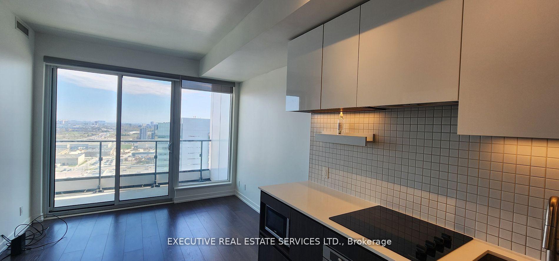 3 Bedrooms Condo at 5 Buttermill, Vaughan For sale