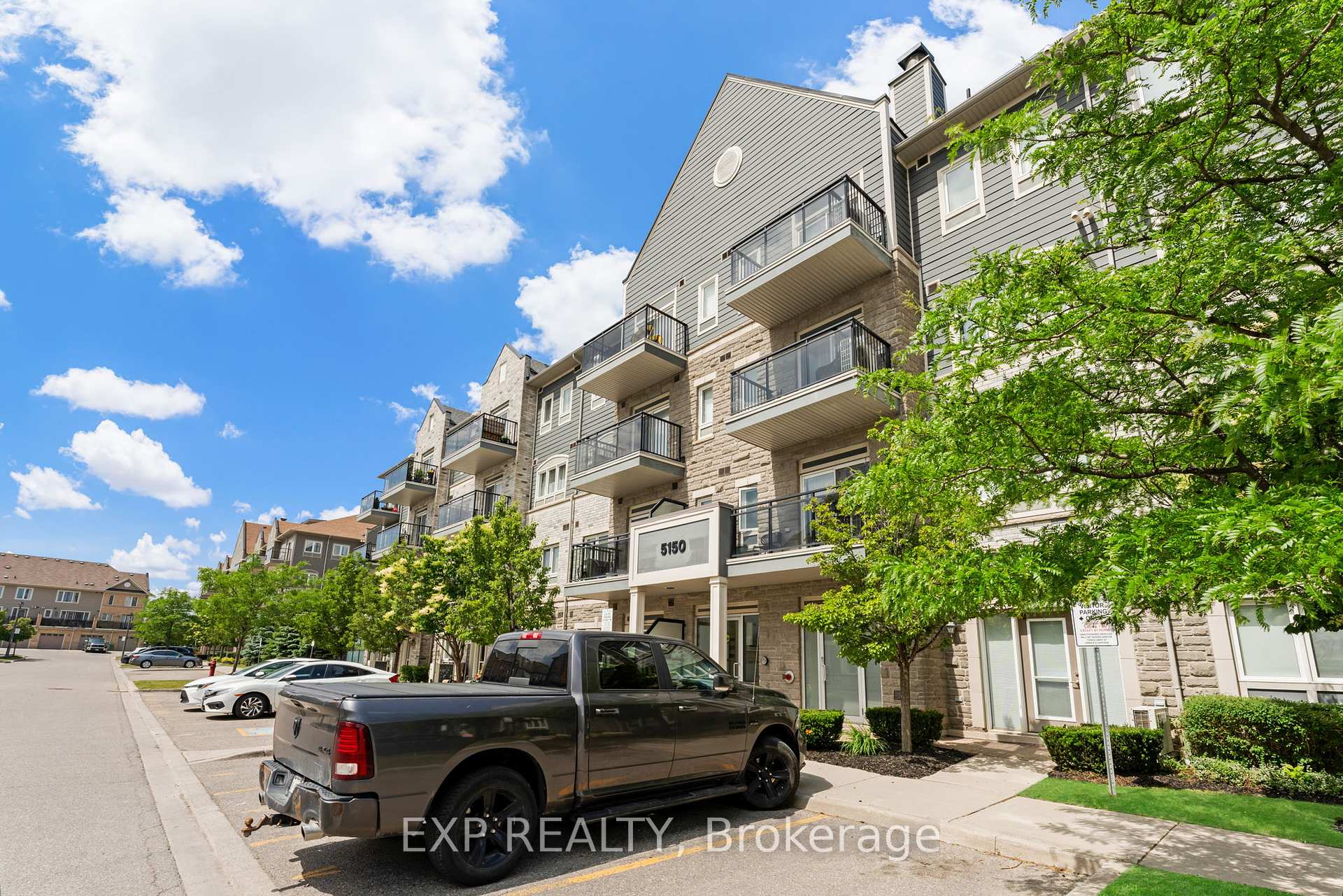 1 Bedroom Condo at 5150 Winston Churchill, Mississauga For sale