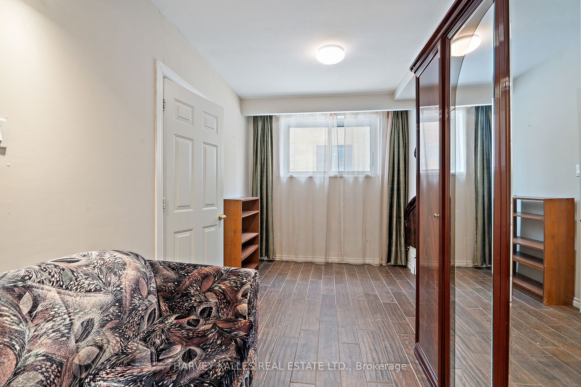 58 Garthdale Court W