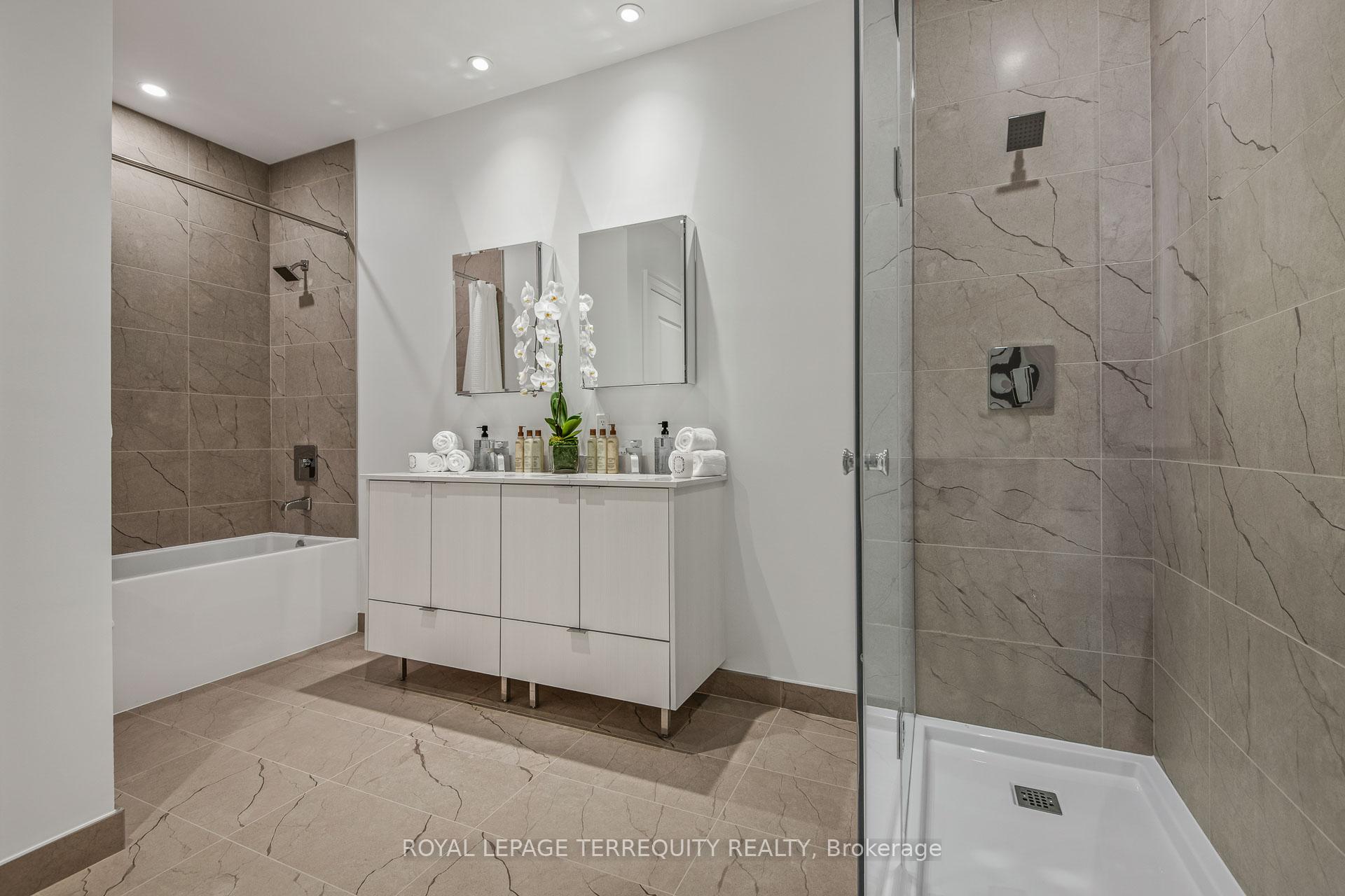 3 Bedrooms Condo at 1928 Lake Shore, Toronto For sale