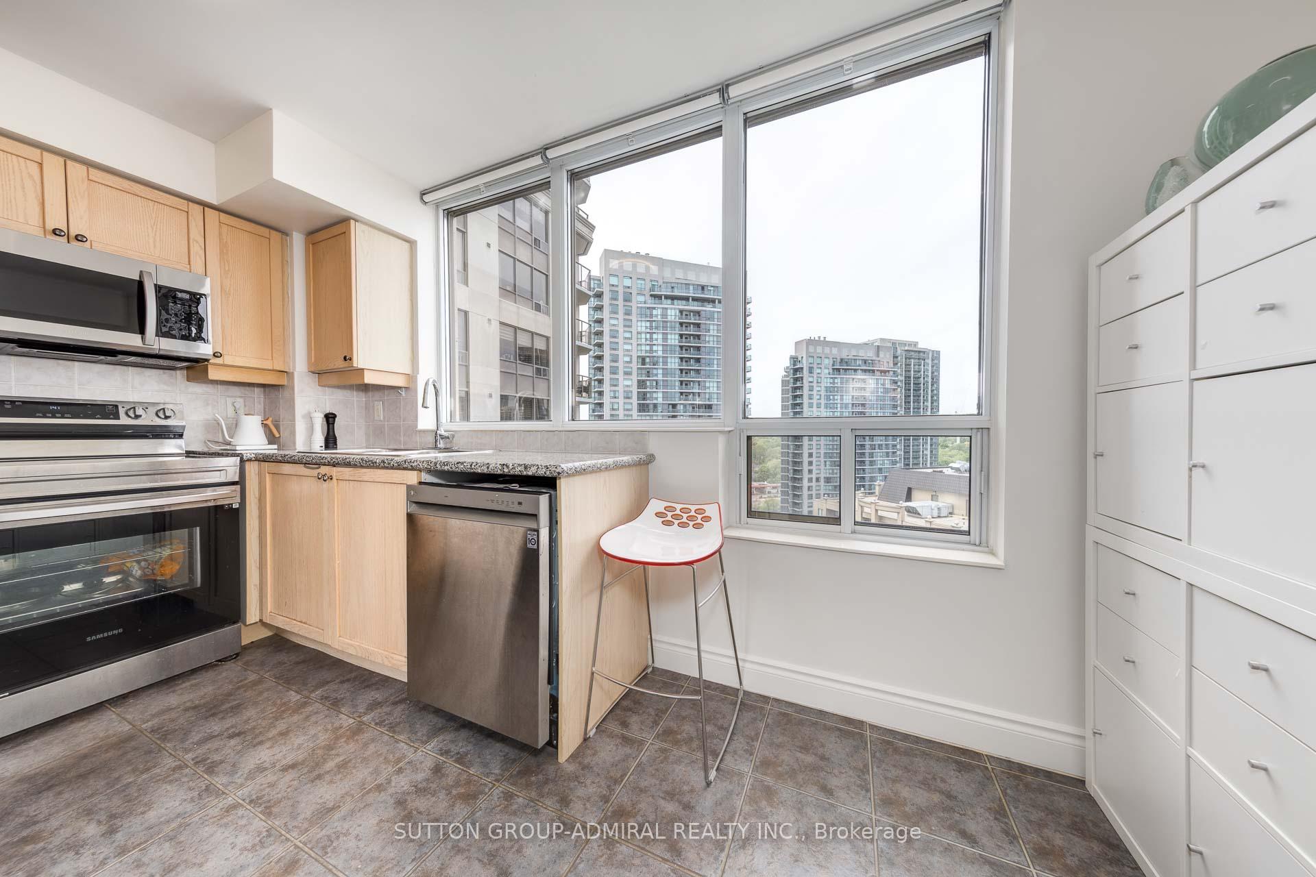 2 Bedrooms Condo at 78 Harrison Garden, Toronto For sale